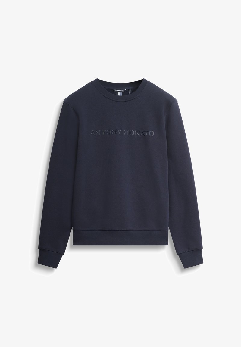 Sudadera azul marino fabricada en tela suave, con logo de la marca en relieve en el frente y cuello de tipo crew. Puños y dobladillo acanalados.