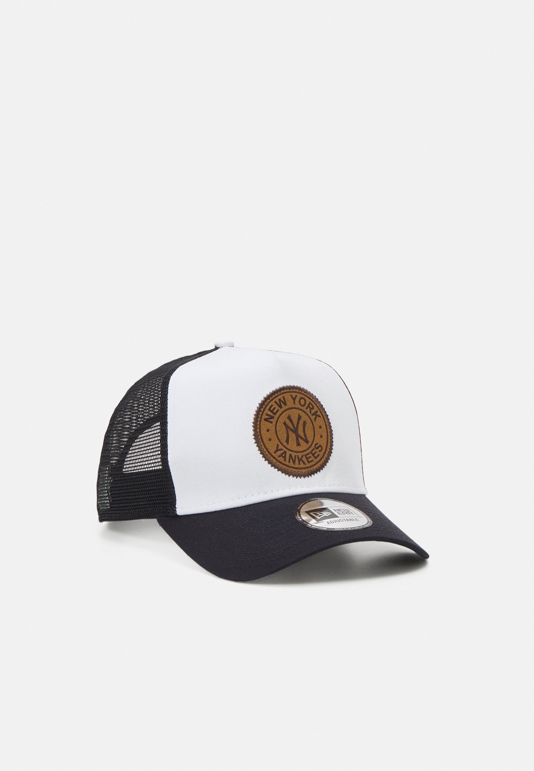 La casquette camionneur écusson logo ton sur ton | Brixton | Casquettes