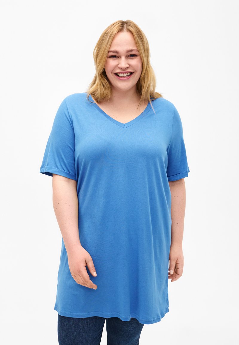 Zizzi SINGLE WITH V-NECK - Základné tričko - marina