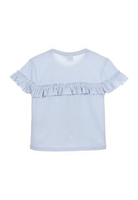 Camiseta de algodón azul claro con acentos de volantes en las mangas y un volante horizontal en la zona del pecho, mangas cortas y cuello redondo.