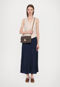 MICHAEL Michael Kors - ADDIE POUCHETTE - Cross body bag - brown Thumbnail Image 1