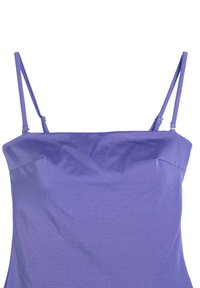 Violetti hihaton toppi, jossa säädettävät ohuet olkaimet ja neliskulmainen pääntie valkoisella taustalla.