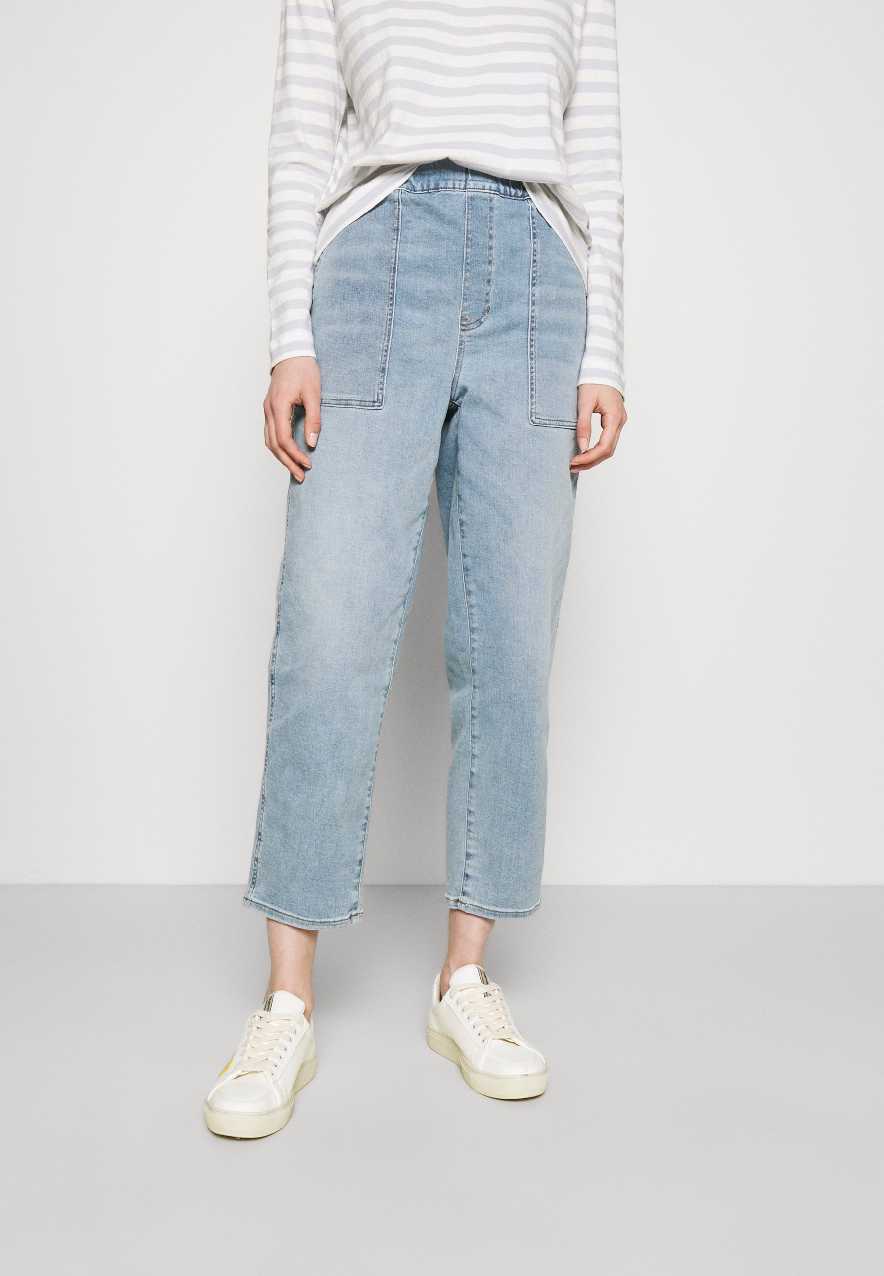 pull on relaxed jeans