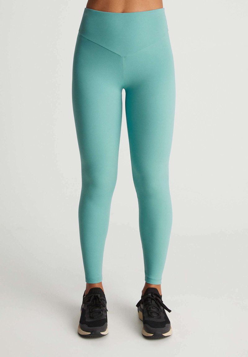 OYSHO SOFT COMPRESSIVE Leggings Hosen evergreen/tanne Zalando.at