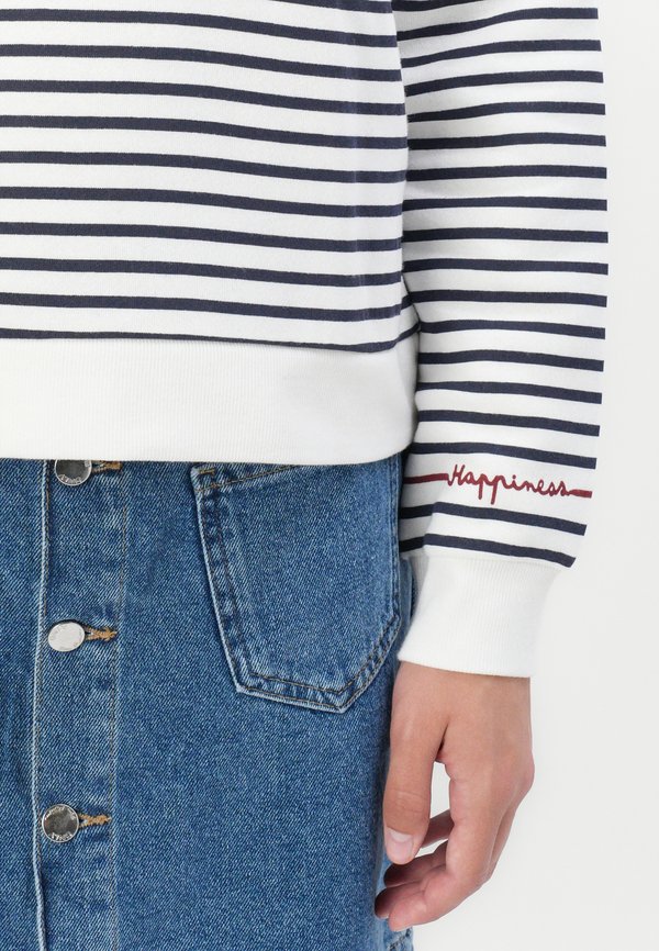 VMFERNANDA BOX - Sweatshirt - cloud dancer4