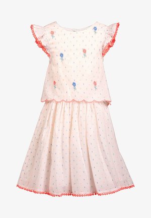 Vestito rosa chiaro in cotone con ricami floreali, maniche arricciate e orlo smerlato. Presenta puntini colorati e un bordo in pizzo come dettaglio.