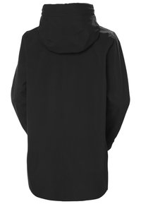 Czarna wodoodporna kurtka z kapturem, o prostym kroju i długich rękawach. Gładka faktura i minimalistyczny design bez widocznych elementów metalowych.