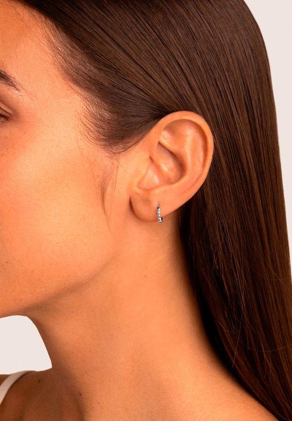 Pebbles S - Einzelner Ohrring - plata color