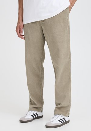 Solid SDGUTTI LIAM STRAIGHT FIT - Nadrágok - laurel oak