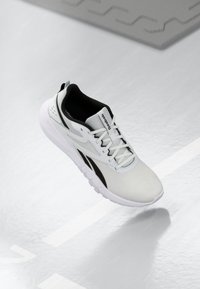 FLEXAGON ENERGY 4 - Edzőcipő - footwear white/black