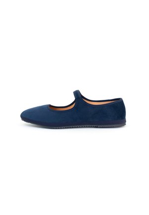 Scarpa Mary Jane piatta in camoscio blu navy con un cinturino singolo sul collo del piede e una sottile suola di gomma nera.