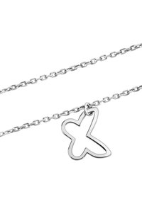 Srebrny naszyjnik łańcuszkowy z zawieszką w kształcie motyla, o otwartym designie i gładkiej fakturze, podkreślający swój minimalistyczny styl.