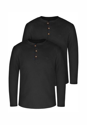 Zwei schwarze Langarmshirts aus Baumwolle mit rundem Ausschnitt und drei Holzknöpfen an der Vorderseite. Einfaches Design mit dezentem Logo.