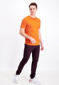 Lindbergh PANTS  - Chinos - dk burgundy