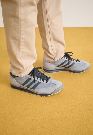 SL 72 RS UNISEX - Trainers - grey/grey six/grey three