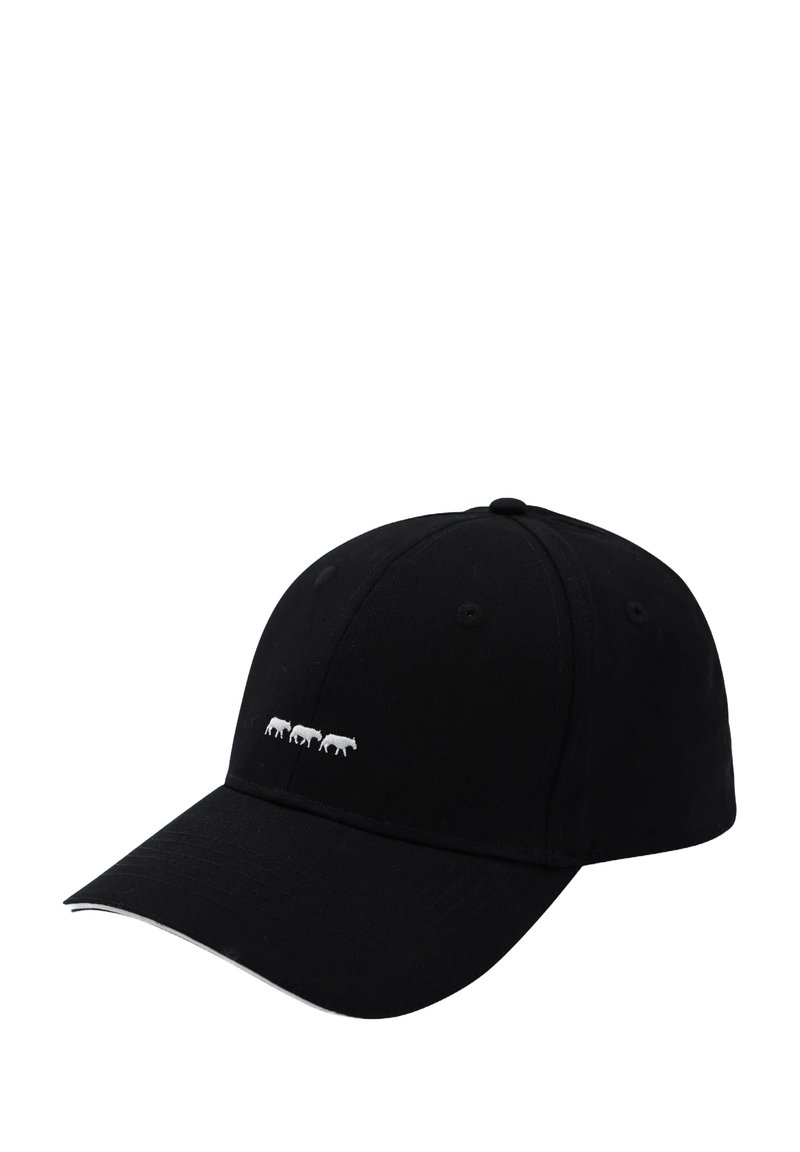 Casquette noire avec une visière incurvée, fabriquée en coton. Présente trois vaches blanches brodées sur le devant et de subtils accents blancs le long de la visière.