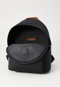 Tommy Hilfiger POPETTE DOME BACKPACK - Sac à dos - black