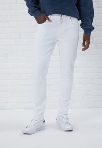 Pier One - Slim fit jeans - white denim Miniatuurafbeelding 1