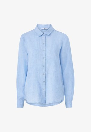 Camicia di lino azzurro chiaro con chiusura a bottoni sul davanti, colletto a punta, maniche lunghe e orlo curvo. Presenta un tessuto morbido e testurizzato.