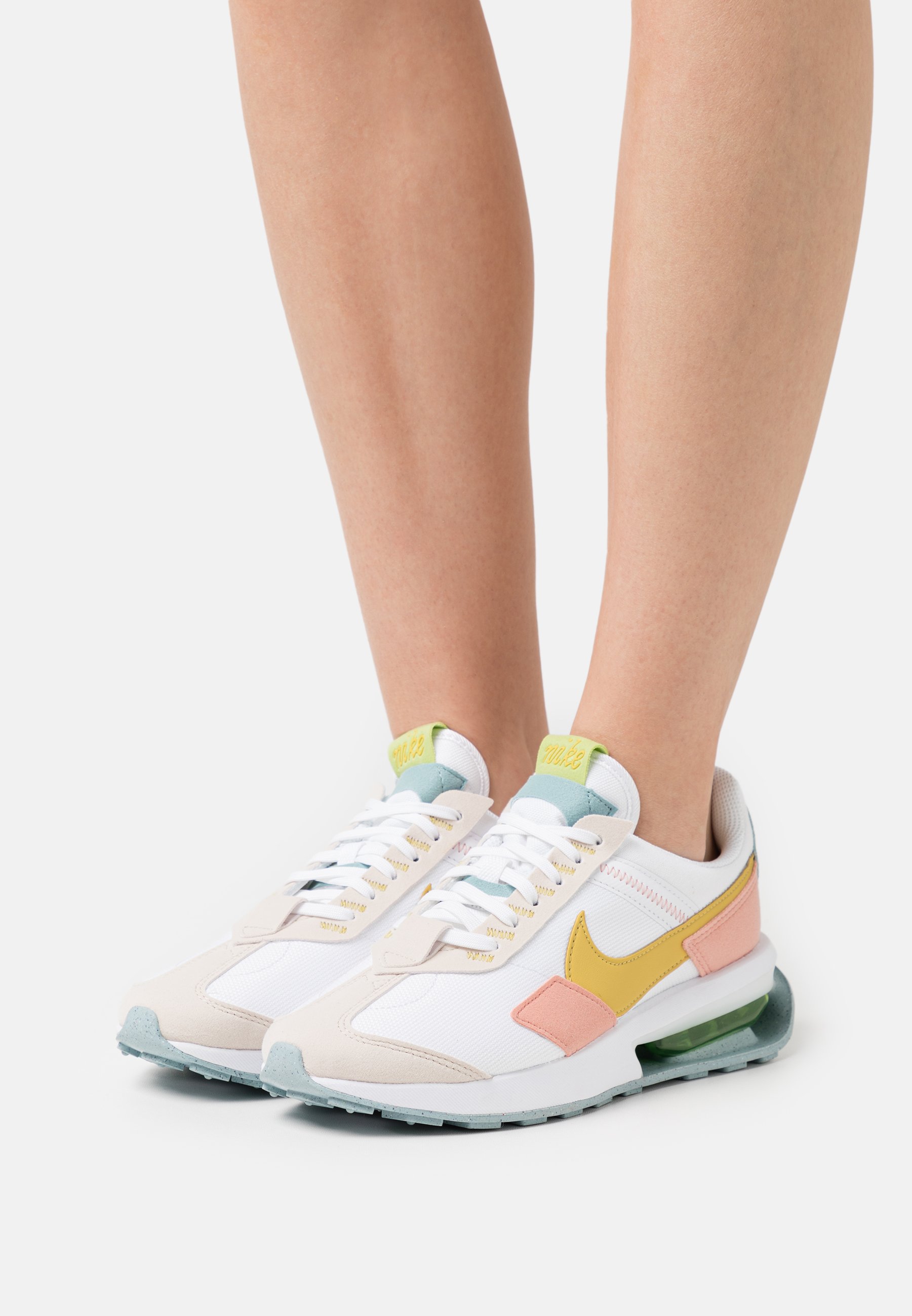 Nike Sportswear Air Max Pre Day Nn Ep Sneakers Laag White Celery Light Madder Root Ocean Cube Vivid Green Light Orewood Brown Wit Zalando Nl Nike Sportswear Air Max Pre Day Nn Ep Sneakers Laag White Celery Light Madder Root Ocean Cube Vivid Green Light Orewood Brown Wit Zalando Nl