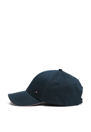 Mørkeblå baseballkasket med buet skygge og lille broderet flaglogo på siden, vist fra siden på en hvid baggrund.