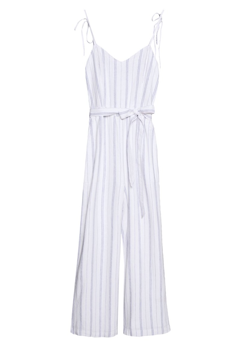 Combinaison sans manches en lin blanc avec des rayures verticales bleu clair ; elle présente une ceinture à nouer et des jambes larges, texture lisse.