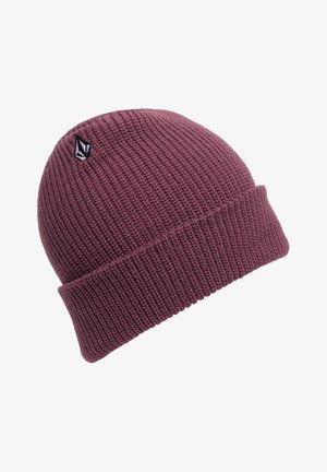 Berretto in maglia borgogna profondo con texture a coste, caratterizzato da un risvolto e una piccola etichetta nera sul lato.