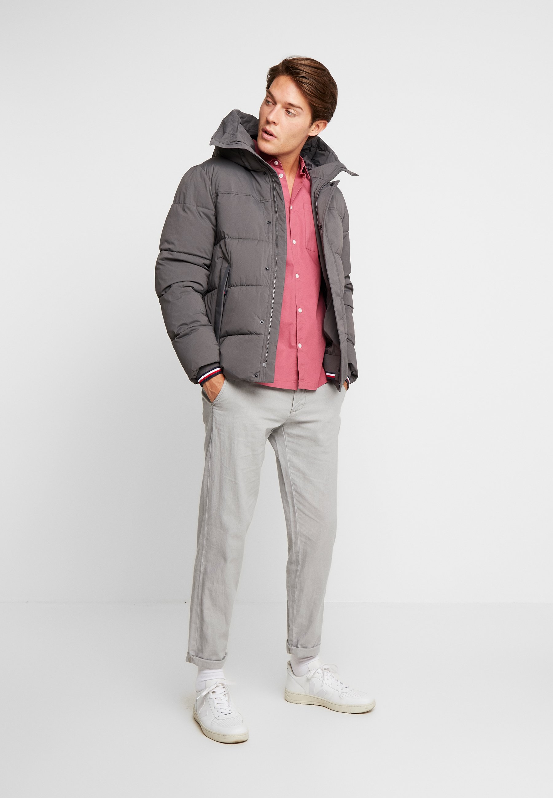 tommy hilfiger windbreaker zalando