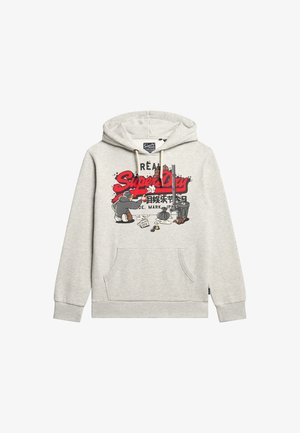 Felpa grigia chiara realizzata in tessuto morbido, caratterizzata da una stampa grafica con accenti rossi e neri. Inclusa una tasca a marsupio e un cappuccio regolabile con lacci.