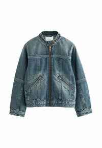 Világoskék farmerdzseki, elöl cipzárral, álló gallérral és két ferde cipzáras zsebbel. Klasszikus dizájnnal és texturált anyaggal rendelkezik.