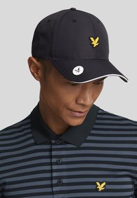 Lyle & Scott GOLF BROAD STRIPE  - Poloshirt - w dark navy  jet black