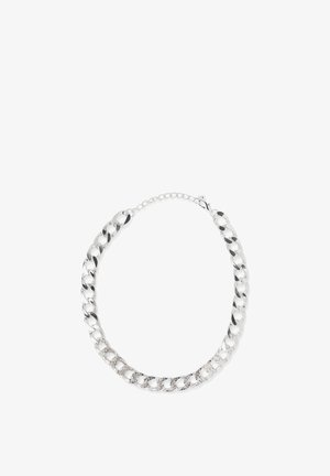 Collana in argento a catena con anelli alternati lisci e texturizzati, dotata di chiusura e catena di estensione per lunghezza regolabile.