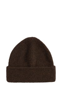 Gorro de punto marrón con textura acanalada. Cuenta con un puño doblado, parte superior redondeada y un acabado suave. Adecuado para el clima frío.