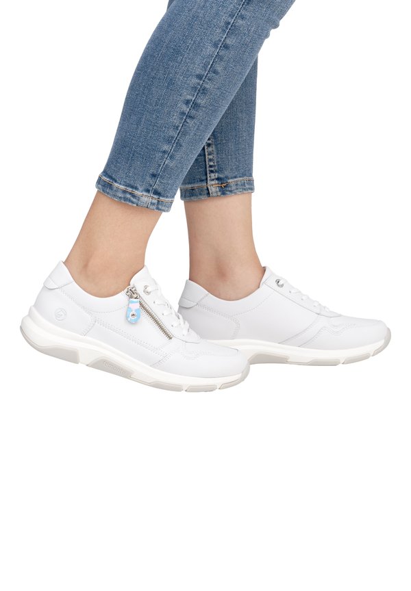 SNEAKER - Sneaker low - weiss