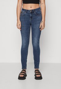 ONLY Petite - ONLWAUW MID ZIP YOKE PUSH UP - Jeans Skinny Fit - dark blue denim Thumbnail Image 1