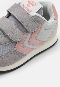 Hummel RELFEX DOUBLE - Sneaker low - grey/light pink