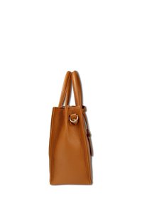 Sac à main en cuir marron avec une finition texturée, de forme verticale, deux poignées supérieures et un accent en métal doré sur le côté.