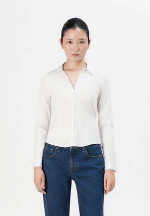 SLIM SHIRTING - Skjortebluse - white