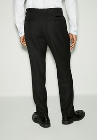 Next REGULAR FIT TRIMMED TEXTURED SELF LAPEL - Püksid - black