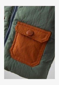 Non sélectionné, green multi