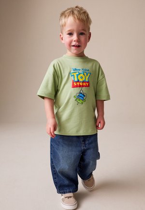 Next, REGULAR FIT - TOY STORY SHORT SLEEVE T-SHIRT  . - T-shirt con stampa - sage green