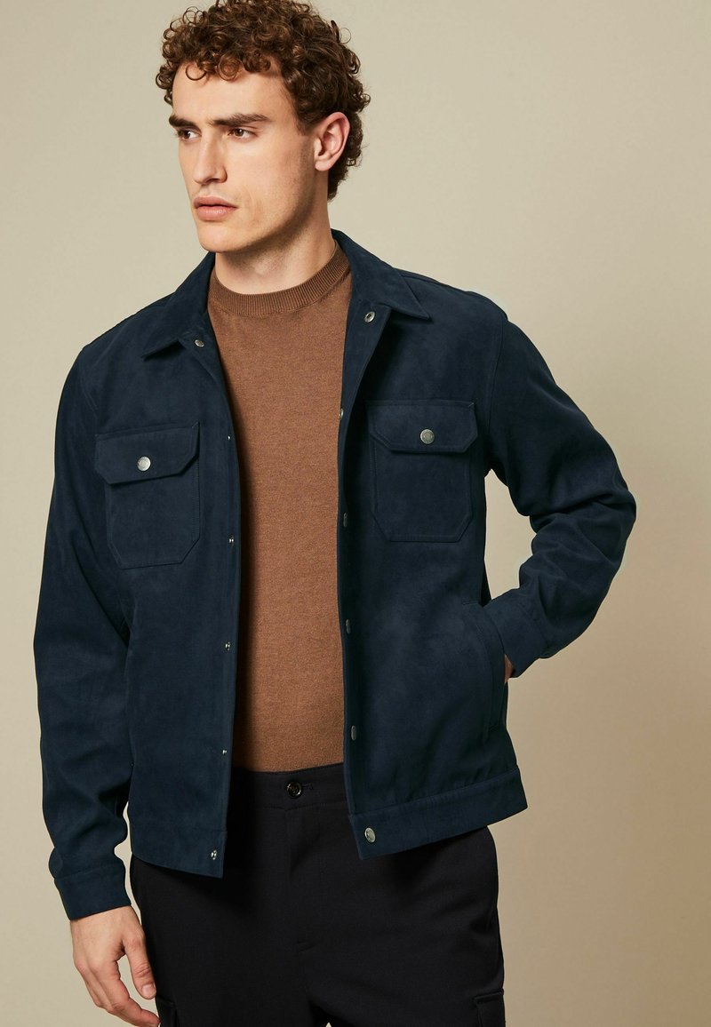 Next COLLARED TRUCKER - REGULAR FIT - Imitatieleren jas - navy