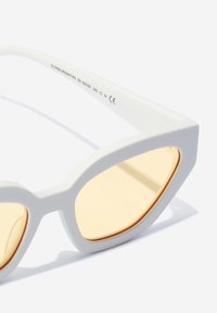Hawkers OLWEN - Sunglasses - white