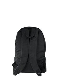 Zwarte rugzak met gevoerde schouderbanden, rechthoekige vorm, gladde stof, gaaszijvakken en twee handgrepen aan de bovenkant voor gemakkelijk dragen.