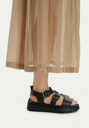 Lasocki, LASOCKI WOMEN'S SANDALS BLACK - Sandály na platformě - black