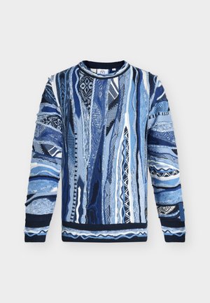 Langärmeliger Strickpullover mit Rundhalsausschnitt, mit komplexen vertikalen Mustern in verschiedenen Blau-, Weiß- und Schwarztönen.