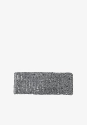 Grijze gebreide hoofdband van pluizig materiaal, met een geribbelde textuur en verspreide pailletten voor extra detail.