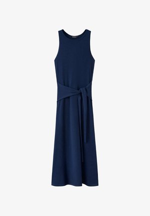 Robe midi sans manches bleu marine avec un col rond et une ceinture en tissu assortie nouée à la taille.