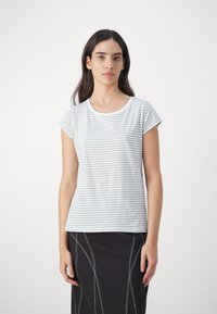 Mads Nørgaard STRIPE TEASY TEE - Majica kratkih rukava s printom - brilliant white/jadeite
