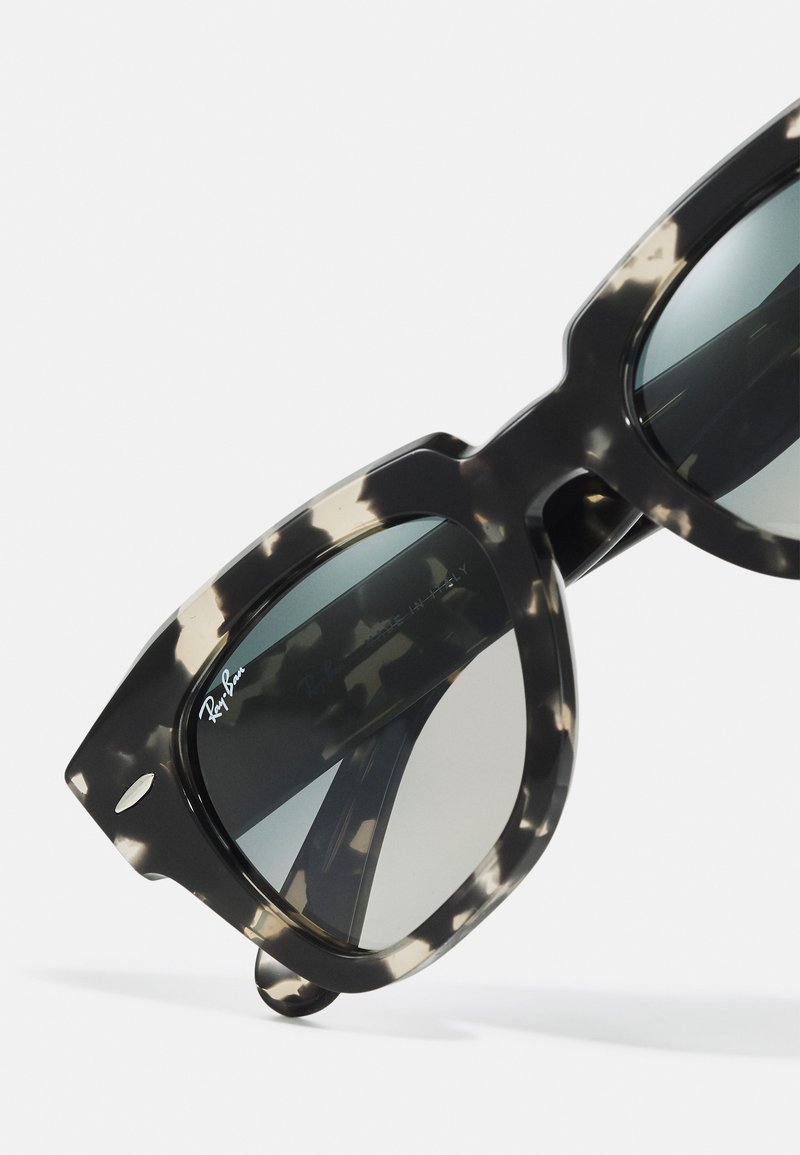 Ray-Ban STATE STREET Occhiali da sole grey gradient/grigio
